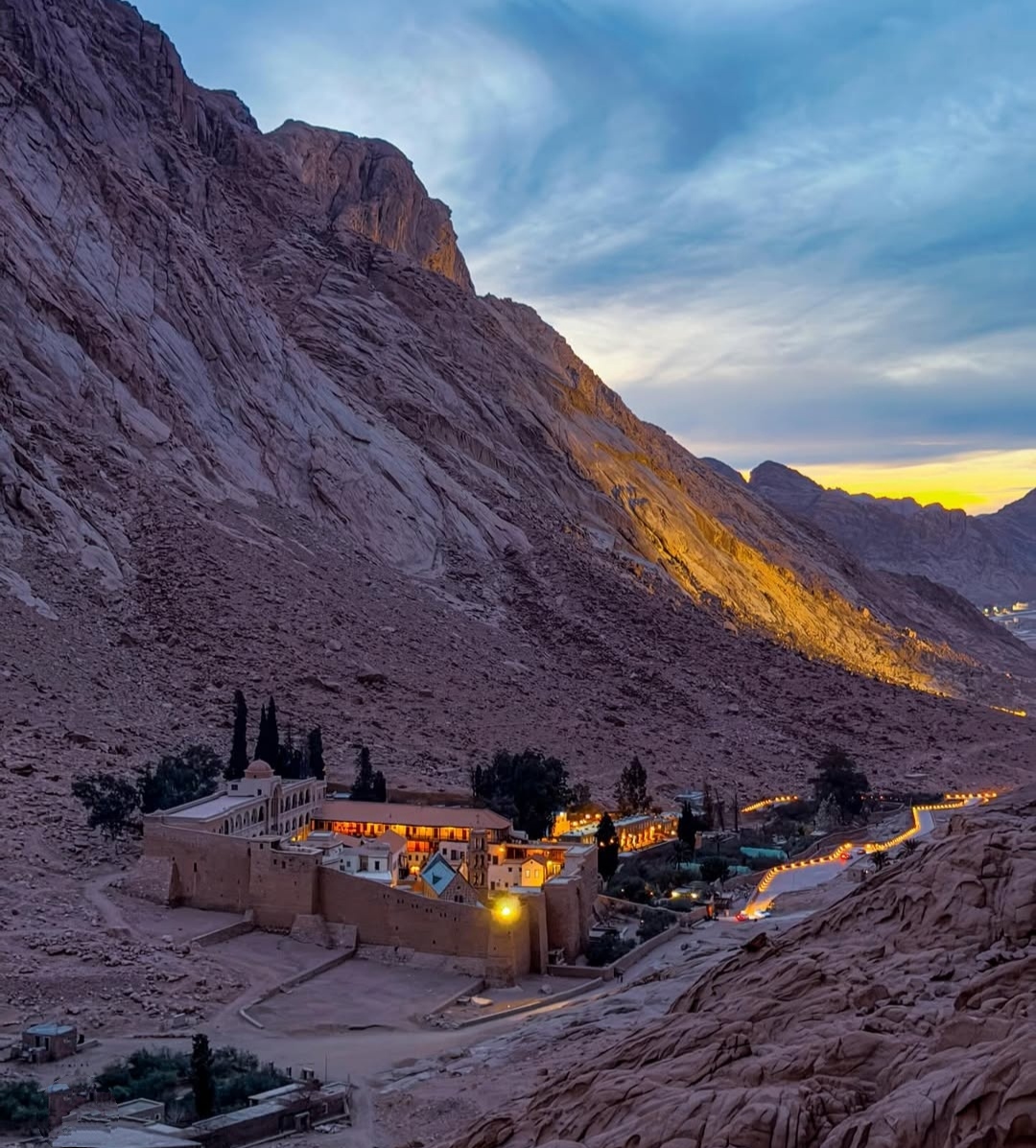 7Mount Moses Tour  — From Sharm El Sheikh to St. Catherine’s Monastery. Witness a breathtaking sunrise and feel the spirit of holiness!⛰️ 🌅🙏