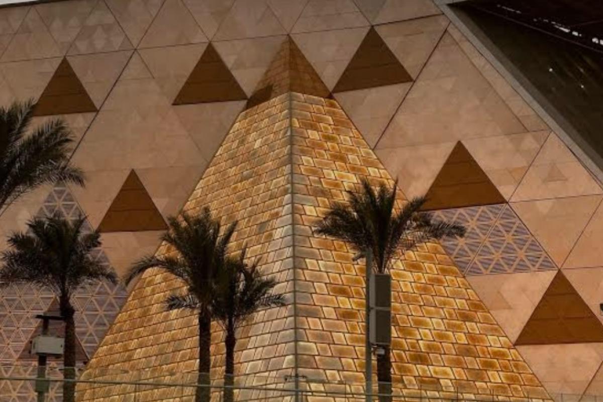 🏛️ Великий Єгипетський музей: нова ера стародавніх чудес у пірамід Гізи