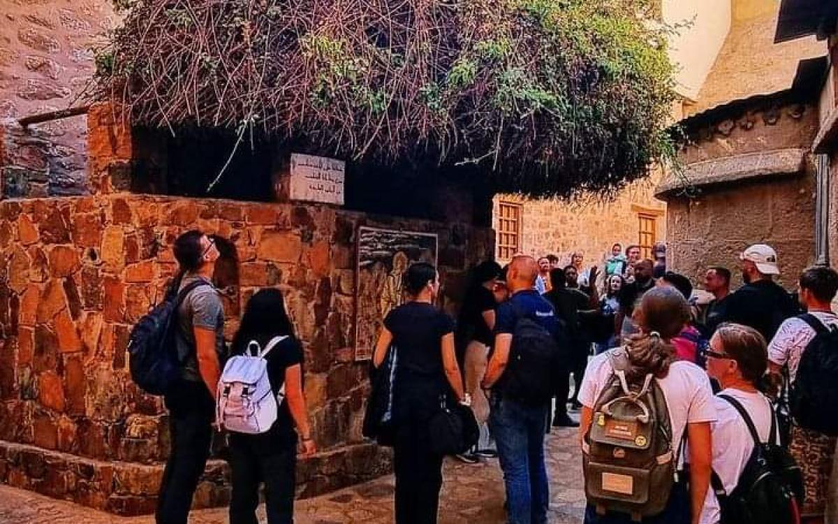 Монастир Святої Катерини та Дахаб з Шарм-ель-Шейху – доторкніться до історії та краси за один день! 🕌 🌄