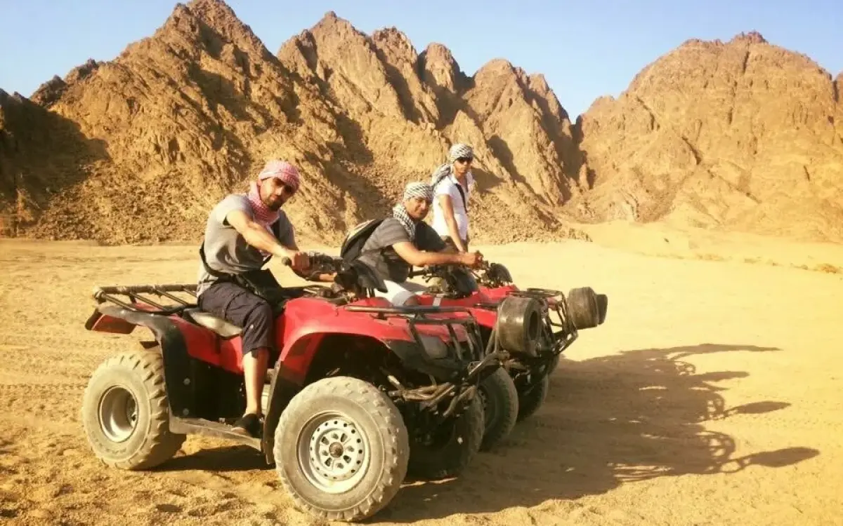 Super Moto–safari na quadach w Hurghadzie.