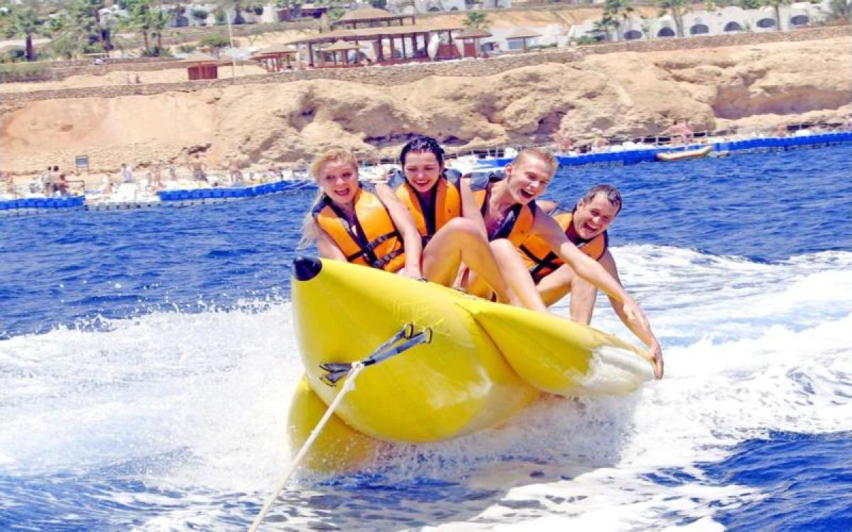 Sporty wodne  — Z Szarm el-Szejk: parasailing, banan i opona!  🌊🪂🚤