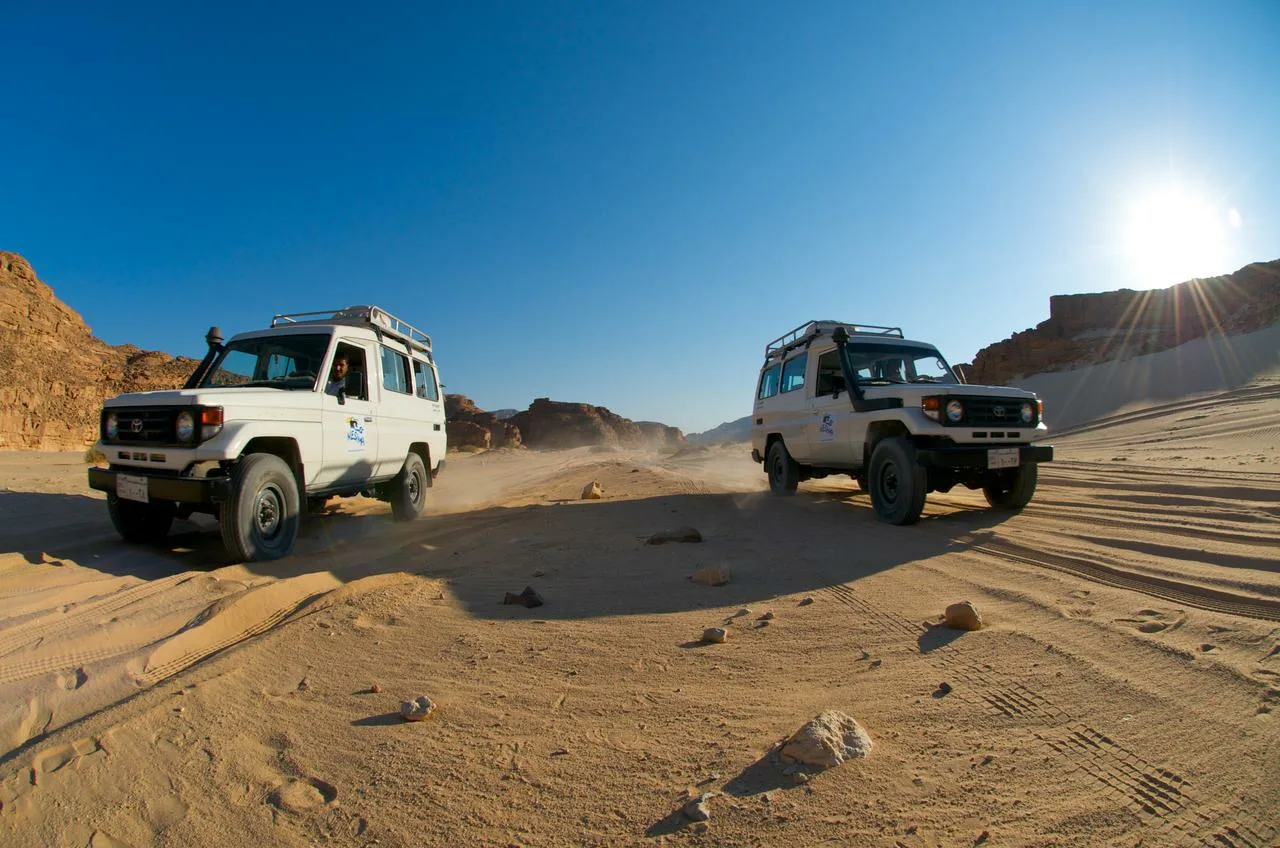 2🏎️ Emozionante Jeep-Safari nel deserto da Hurghada.