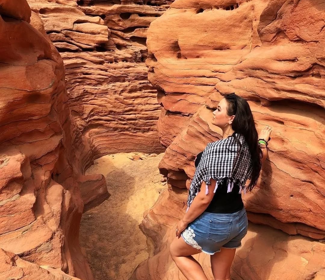 3Renkli Kanyon & Dahab — Şarm El Şeyh’ten, çölün denizle buluştuğu yer!  🏜️🌊✨