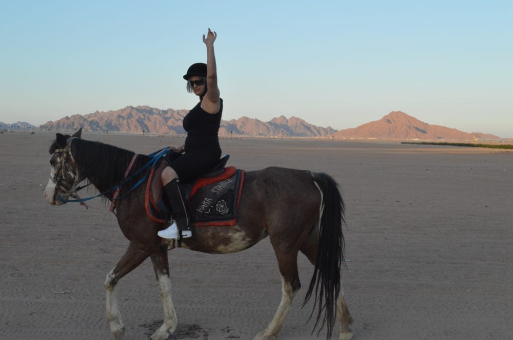 2Sharm El Sheikh’te At Binme – Altın Çölün Özgürlüğünü Hissedin! 🏇
