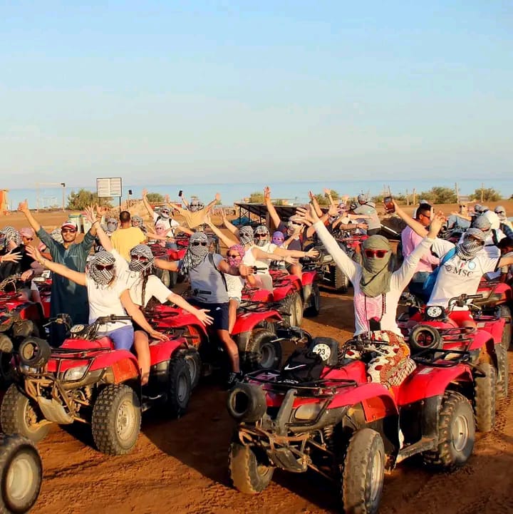 18Renkli Kanyon & Dahab — Şarm El Şeyh’ten, çölün denizle buluştuğu yer!  🏜️🌊✨